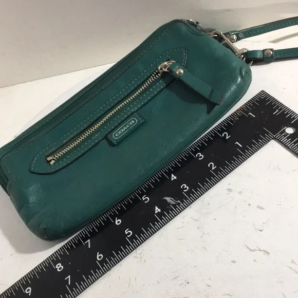 Coach Green Leather Wristlet - Picture 4 of 7